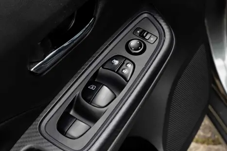 NISSAN Versa Sedan 1.6 16V 4P FLEX ADVANCE XTRONIC AUTOMTICO CVT, Foto 9