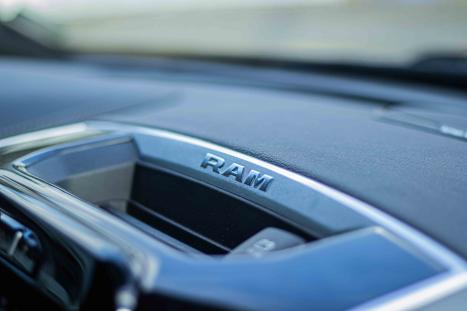 RAM 2500 6.7 I6 24V SLT CABINE DUPLA TURBO DIESEL LARAMIE 4X4 AUTOM�TICO, Foto 24