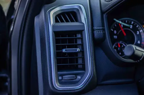 RAM 2500 6.7 I6 24V SLT CABINE DUPLA TURBO DIESEL LARAMIE 4X4 AUTOM�TICO, Foto 31