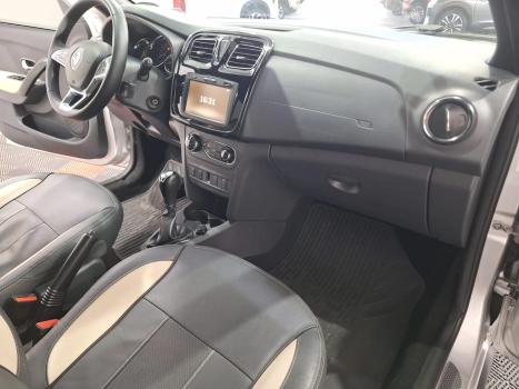 RENAULT Stepway 1.6 16V 4P FLEX ICONIC X-TONIC AUTOM�TICO CVT, Foto 3