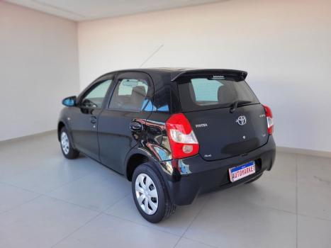TOYOTA Etios Hatch 1.3 16V 4P FLEX X, Foto 5