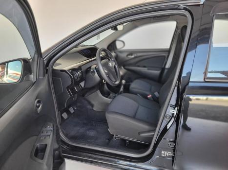 TOYOTA Etios Hatch 1.3 16V 4P FLEX X, Foto 6