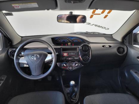 TOYOTA Etios Hatch 1.3 16V 4P FLEX X, Foto 8