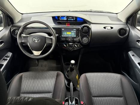 TOYOTA Etios Hatch 1.3 16V 4P FLEX X, Foto 4
