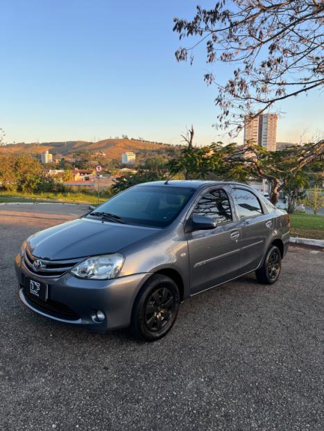 TOYOTA Etios Sedan 1.5 16V 4P FLEX X, Foto 2