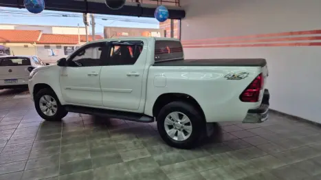 TOYOTA Hilux Caminhonete 2.8 16V SRV 4X4 DIESEL CABINE DUPLA AUTOMÁTICO, Foto 2 TOYOTA Hilux Caminhonete 2.8 16V SRV 4X4 DIESEL CABINE DUPLA AUTOMÁTICO, Foto 2