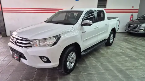 TOYOTA Hilux Caminhonete 2.8 16V SRV 4X4 DIESEL CABINE DUPLA AUTOMÁTICO, Foto 3 TOYOTA Hilux Caminhonete 2.8 16V SRV 4X4 DIESEL CABINE DUPLA AUTOMÁTICO, Foto 3