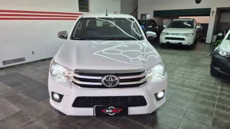 TOYOTA Hilux Caminhonete 2.8 16V SRV 4X4 DIESEL CABINE DUPLA AUTOMÁTICO, Foto 4 TOYOTA Hilux Caminhonete 2.8 16V SRV 4X4 DIESEL CABINE DUPLA AUTOMÁTICO, Foto 4