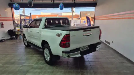 TOYOTA Hilux Caminhonete 2.8 16V SRV 4X4 DIESEL CABINE DUPLA AUTOMÁTICO, Foto 6 TOYOTA Hilux Caminhonete 2.8 16V SRV 4X4 DIESEL CABINE DUPLA AUTOMÁTICO, Foto 6