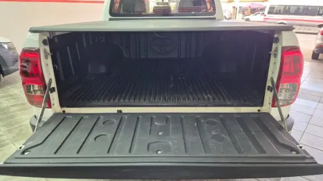 TOYOTA Hilux Caminhonete 2.8 16V SRV 4X4 DIESEL CABINE DUPLA AUTOMÁTICO, Foto 7 TOYOTA Hilux Caminhonete 2.8 16V SRV 4X4 DIESEL CABINE DUPLA AUTOMÁTICO, Foto 7