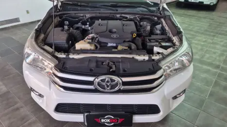 TOYOTA Hilux Caminhonete 2.8 16V SRV 4X4 DIESEL CABINE DUPLA AUTOMÁTICO, Foto 10 TOYOTA Hilux Caminhonete 2.8 16V SRV 4X4 DIESEL CABINE DUPLA AUTOMÁTICO, Foto 10