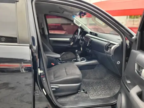 TOYOTA Hilux Caminhonete 2.7 16V 4P SR FLEX CABINE DUPLA, Foto 7 TOYOTA Hilux Caminhonete 2.7 16V 4P SR FLEX CABINE DUPLA, Foto 7