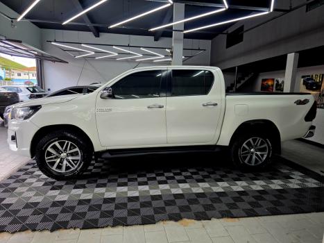 TOYOTA Hilux Caminhonete 2.8 16V SRV 4X4 DIESEL CABINE DUPLA AUTOM�TICO, Foto 15