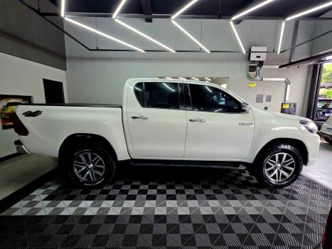 TOYOTA Hilux Caminhonete 2.8 16V SRV 4X4 DIESEL CABINE DUPLA AUTOM�TICO, Foto 17