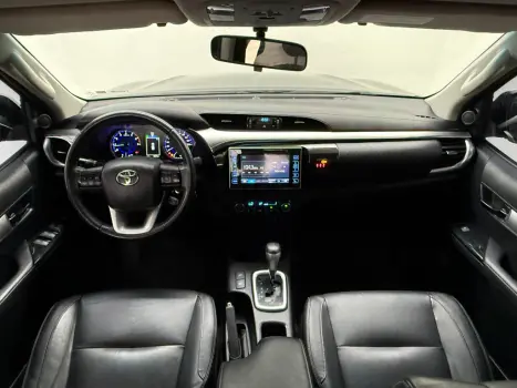 TOYOTA Hilux Caminhonete 2.7 16V 4P SRV FLEX CABINE DUPLA AUTOM�TICO, Foto 4