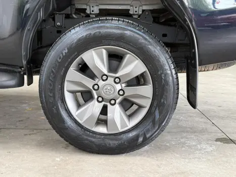 TOYOTA Hilux Caminhonete 2.7 16V 4P SRV FLEX CABINE DUPLA AUTOM�TICO, Foto 5