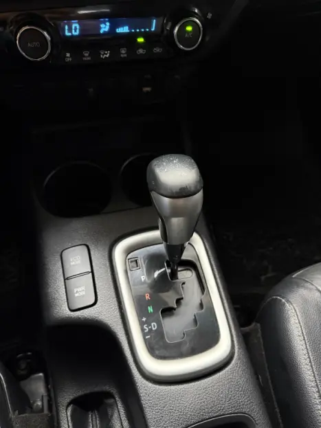 TOYOTA Hilux Caminhonete 2.7 16V 4P SRV FLEX CABINE DUPLA AUTOM�TICO, Foto 6