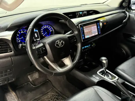 TOYOTA Hilux Caminhonete 2.7 16V 4P SRV FLEX CABINE DUPLA AUTOM�TICO, Foto 10