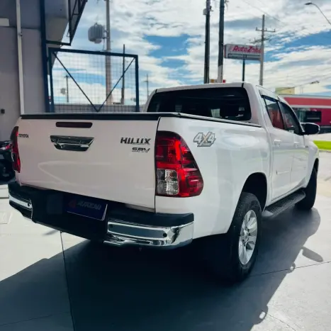 TOYOTA Hilux Caminhonete 2.8 16V SRV 4X4 DIESEL CABINE DUPLA AUTOM�TICO, Foto 4