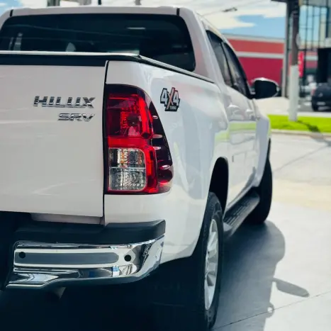 TOYOTA Hilux Caminhonete 2.8 16V SRV 4X4 DIESEL CABINE DUPLA AUTOM�TICO, Foto 5