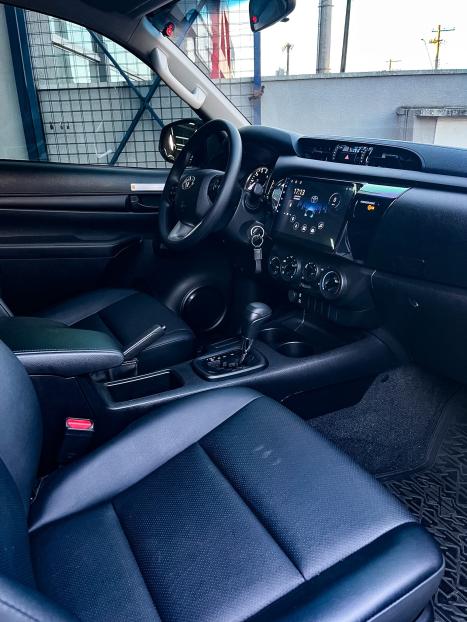 TOYOTA Hilux Caminhonete 2.8 16V SRX 4X4 TURBO DIESEL CABINE DUPLA AUTOM�TICO, Foto 14