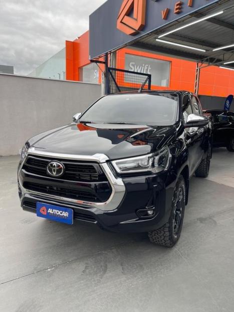 TOYOTA Hilux Caminhonete 2.8 16V SRX 4X4 DIESEL CABINE DUPLA AUTOM�TICO, Foto 4