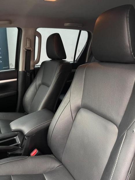 TOYOTA Hilux Caminhonete 2.8 16V SRX 4X4 DIESEL CABINE DUPLA AUTOM�TICO, Foto 12