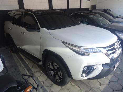 TOYOTA Hilux SW4 2.8 4P SRX 4X4 DIAMOND 7 LUGARES TURBO DIESEL AUTOM�TICO, Foto 1