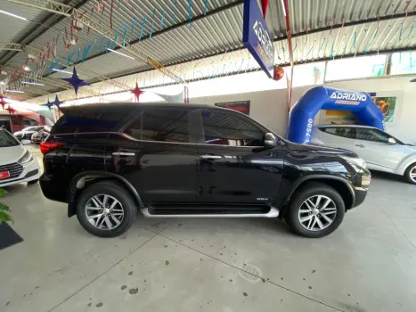 TOYOTA Hilux SW4 2.8 16V 4P SRX 4X4 7 LUGARES TURBO DIESEL AUTOM�TICO, Foto 8