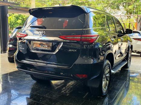 TOYOTA Hilux SW4 2.8 16V 4P SRX 4X4 7 LUGARES TURBO DIESEL AUTOM�TICO, Foto 4