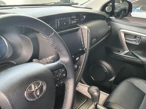 TOYOTA Hilux SW4 2.8 16V 4P SRX 4X4 7 LUGARES TURBO DIESEL AUTOM�TICO, Foto 5