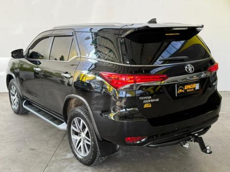 TOYOTA Hilux SW4 2.8 4P SRX 4X4 TURBO DIESEL AUTOM�TICO, Foto 12