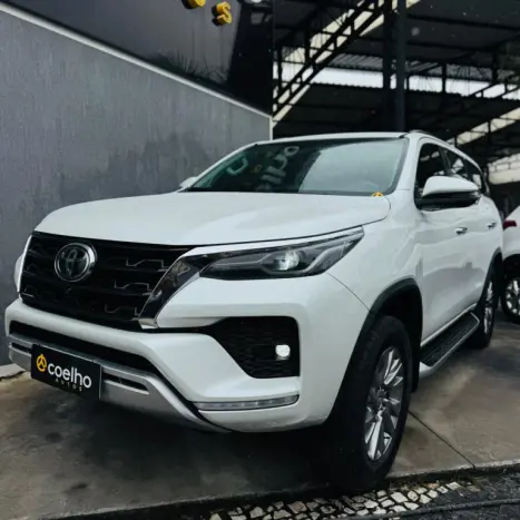TOYOTA Hilux SW4 2.8 16V 4P SRX 4X4 7 LUGARES TURBO DIESEL AUTOMÁTICO, Foto 1