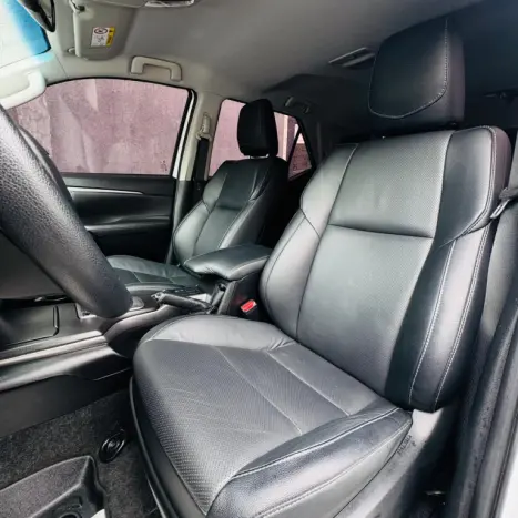 TOYOTA Hilux SW4 2.8 16V 4P SRX 4X4 7 LUGARES TURBO DIESEL AUTOMÁTICO, Foto 7