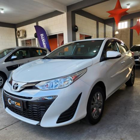 TOYOTA Yaris Hatch 1.5 16V 4P FLEX XL PLUS CONNECT MULTIDRIVE AUTOMTICO CVT, Foto 2