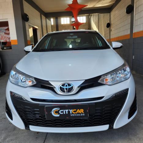 TOYOTA Yaris Hatch 1.5 16V 4P FLEX XL PLUS CONNECT MULTIDRIVE AUTOMTICO CVT, Foto 3