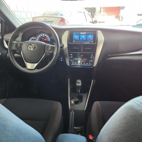 TOYOTA Yaris Hatch 1.5 16V 4P FLEX XL PLUS CONNECT MULTIDRIVE AUTOMTICO CVT, Foto 8