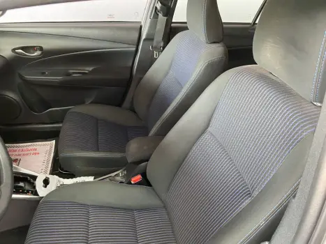 TOYOTA Yaris Hatch 1.3 16V 4P FLEX XL PLUS TECH MULTIDRIVE AUTOM�TICO CVT, Foto 7