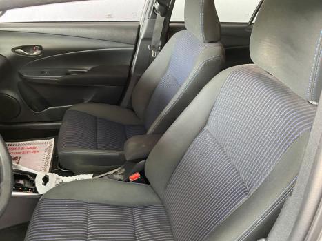 TOYOTA Yaris Hatch 1.3 16V 4P FLEX XL PLUS TECH MULTIDRIVE AUTOM�TICO CVT, Foto 2