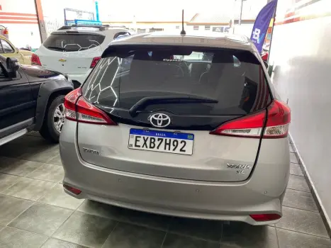 TOYOTA Yaris Hatch 1.3 16V 4P FLEX XL PLUS TECH MULTIDRIVE AUTOM�TICO CVT, Foto 3
