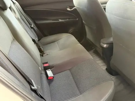 TOYOTA Yaris Hatch 1.3 16V 4P FLEX XL MULTIDRIVE AUTOM�TICO CVT, Foto 10