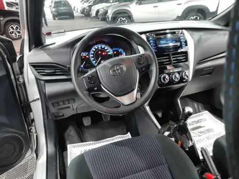 TOYOTA Yaris Sedan 1.3 16V 4P FLEX XL, Foto 7