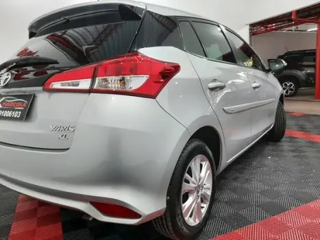 TOYOTA Yaris Sedan 1.3 16V 4P FLEX XL, Foto 15