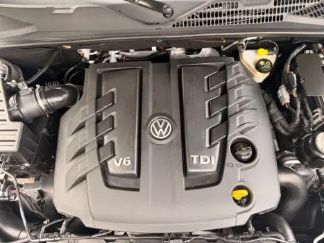 VOLKSWAGEN Amarok 3.0 V6 CABINE DUPLA HIGHLINE 4X4 TURBO INTERCOOLER AUTOM�TICO, Foto 13