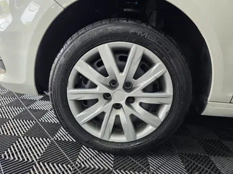 VOLKSWAGEN Fox 1.0 4P TRENDLINE FLEX, Foto 4