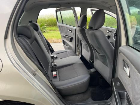 VOLKSWAGEN Fox 1.6 4P TREND FLEX, Foto 10