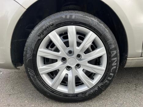 VOLKSWAGEN Fox 1.6 4P TREND FLEX, Foto 13