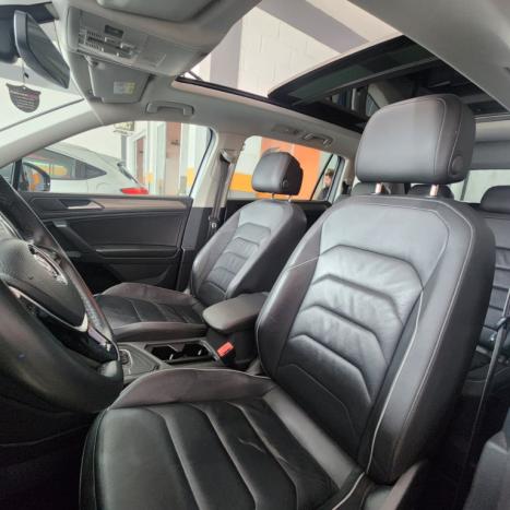 VOLKSWAGEN Tiguan 1.4 250 TSI TOTAL FLEX ALLSPACE COMFORTLINE TURBO AUTOM�TICO TIPTRONIC, Foto 13