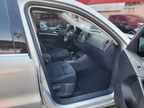 VOLKSWAGEN Tiguan 2.0 16V 4P FSI 4WD TURBO AUTOMTICO, Foto 6