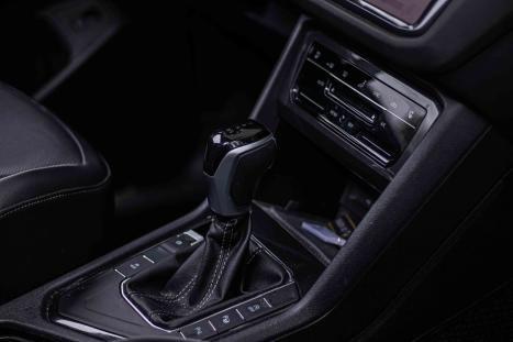 VOLKSWAGEN Tiguan 2.0 350 TSI TOTAL FLEX ALLSPACE R-LINE 4-MOTION TURBO AUTOM�TICO DSG, Foto 16